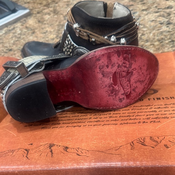 Freebird "saloon" Black and Tan Ankle Boots with Silver Details - Picture 5 of 8